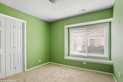 2003 Sudbury Dr, Hoffman Estates, IL 60169 photo 9