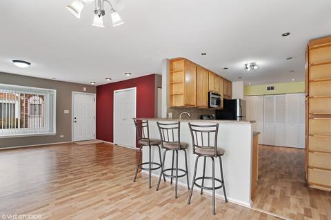2003 Sudbury Dr, Hoffman Estates, IL 60169 photo 4