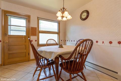 522 Bell Dr, Des Plaines, IL 60016 photo 4