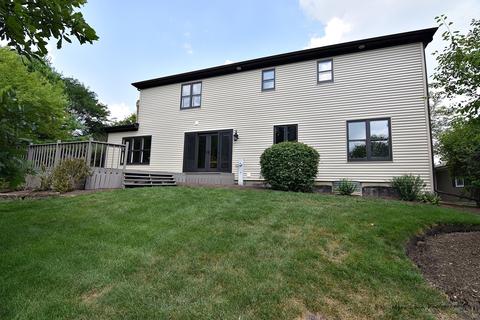 512 Irvington Ct, Bartlett, IL 60103 photo 3