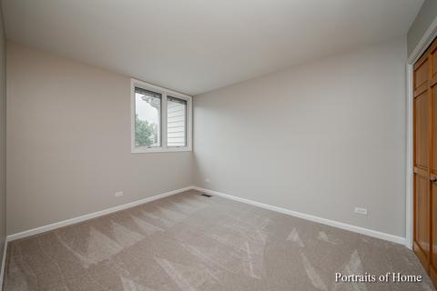 2055 Hallmark Ct, Wheaton, IL 60187 photo 8
