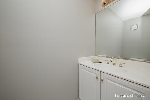 2055 Hallmark Ct, Wheaton, IL 60187 photo 13