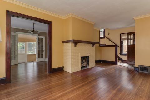 2013 E Jackson St, Bloomington, IL 61701 photo 7