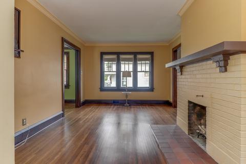 2013 E Jackson St, Bloomington, IL 61701 photo 5