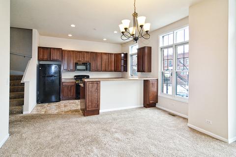 141 Dawson Dr, Elgin, IL 60120 photo 4