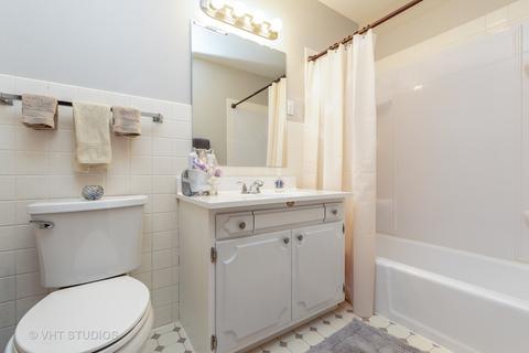 4702 Thorntree Ln, Rolling Meadows, IL 60008 photo 11