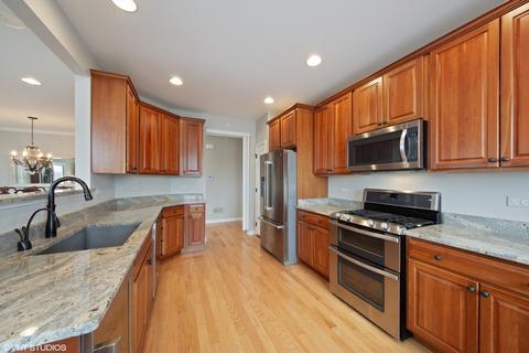 2616 Commons Dr, Glenview, IL 60026 photo 8