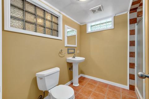 615 Crest St, Wheaton, IL 60187 photo 17
