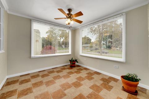 615 Crest St, Wheaton, IL 60187 photo 10