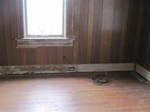 116 4th St, Walnut, IL 61376 photo 2