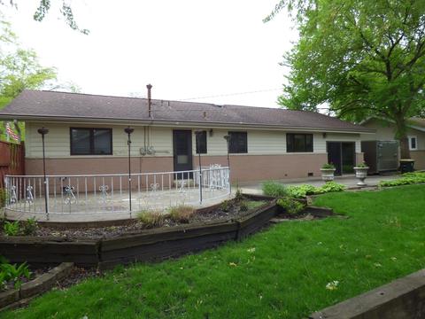 505 Lincoln Dr, Hoffman Estates, IL 60169 photo 3
