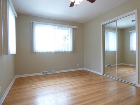 804 E Cedar Ln, Mount Prospect, IL 60056 photo 9