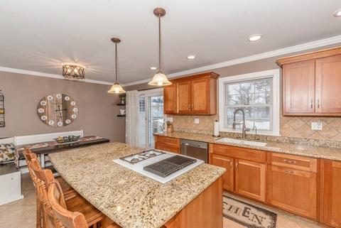 1222 E Division St, Lockport, IL 60441 photo 8