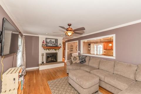 1222 E Division St, Lockport, IL 60441 photo 5