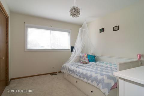 231 Gingerbrook Ln, Bartlett, IL 60103 photo 9