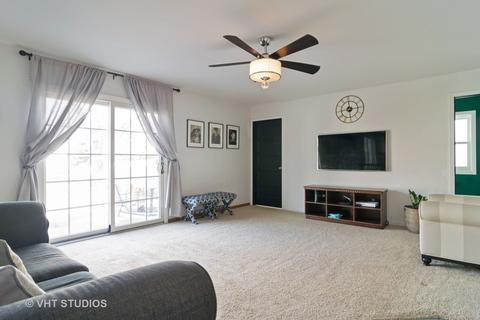 231 Gingerbrook Ln, Bartlett, IL 60103 photo 6