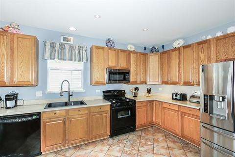 5936 Eton Dr, Hoffman Estates, IL 60192 photo 16