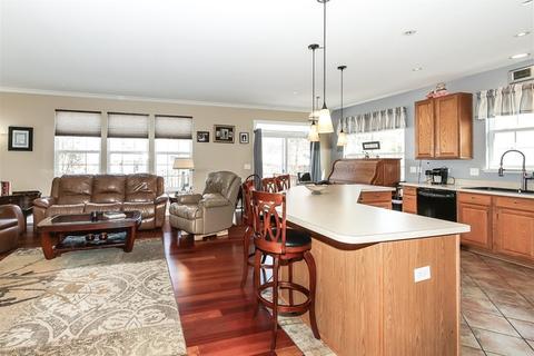 5936 Eton Dr, Hoffman Estates, IL 60192 photo 9