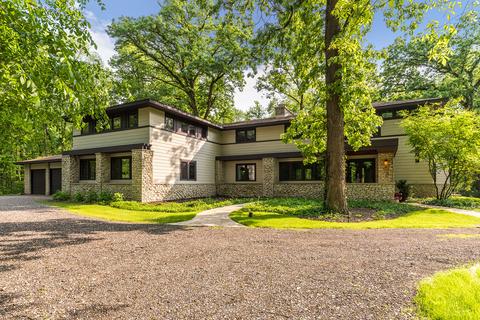 33 W265 Shagbark Rd, Wayne, IL 60184 photo 1