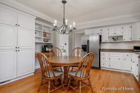 1597 Surrey Dr, Wheaton, IL 60189 photo 6