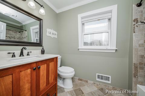 1597 Surrey Dr, Wheaton, IL 60189 photo 7