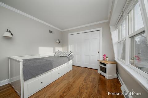 1597 Surrey Dr, Wheaton, IL 60189 photo 8