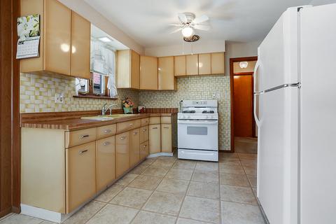 8050 S Kolin Ave, Chicago, IL 60652 photo 6
