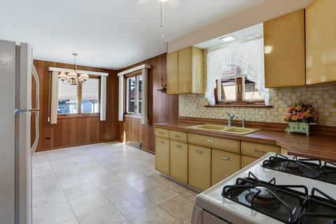 8050 S Kolin Ave, Chicago, IL 60652 photo 7