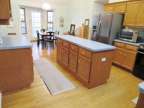 2018 Johnson Rd, Oswego, IL 60543 photo 12