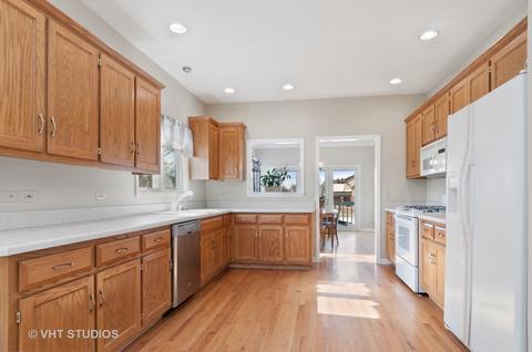 23122 Lacroix Ln, Plainfield, IL 60544 photo 2