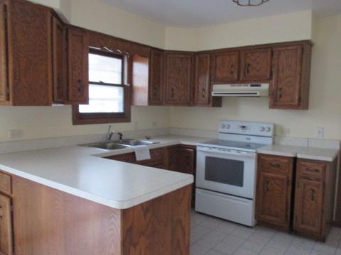 643 Adobe Ct, Carol Stream, IL 60188 photo 2