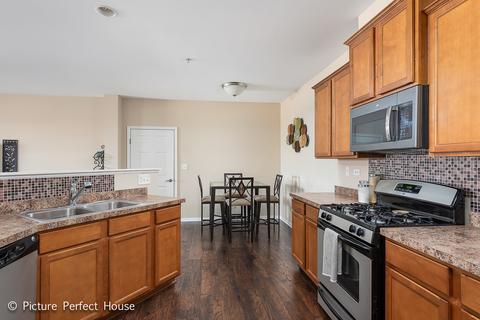 7520 Claridge Dr #H, Bridgeview, IL 60455 photo 8