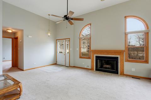 203 Hillcrest Ln, Steger, IL 60475 photo 5