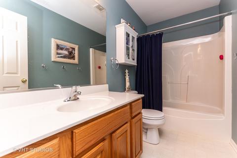 54 Greenbriar Dr, Gilberts, IL 60136 photo 15