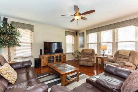 54 Greenbriar Dr, Gilberts, IL 60136 photo 7