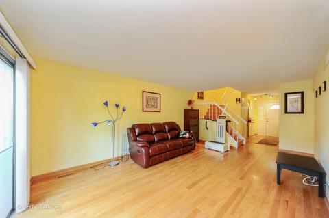 1412 Bayside Dr, Wheeling, IL 60090 photo 2