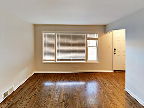 131 E 119th St, Chicago, IL 60628 photo 2