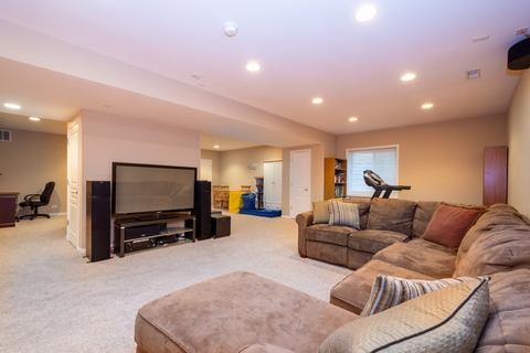 1323 Meade Dr, Lindenhurst, IL 60046 photo 28