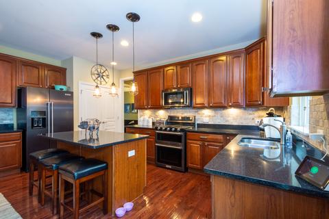 1323 Meade Dr, Lindenhurst, IL 60046 photo 7