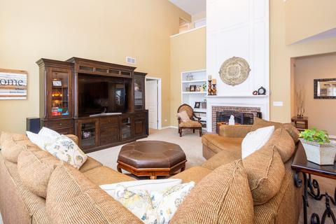 1323 Meade Dr, Lindenhurst, IL 60046 photo 9