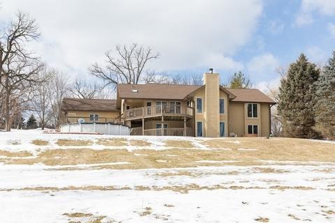 165 Forestview Dr, Elgin, IL 60120 photo 1