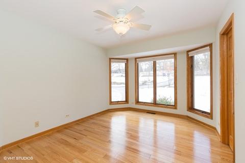165 Forestview Dr, Elgin, IL 60120 photo 10