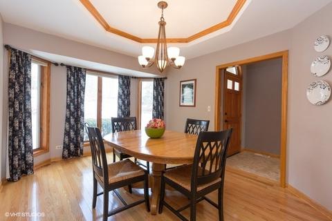 165 Forestview Dr, Elgin, IL 60120 photo 7