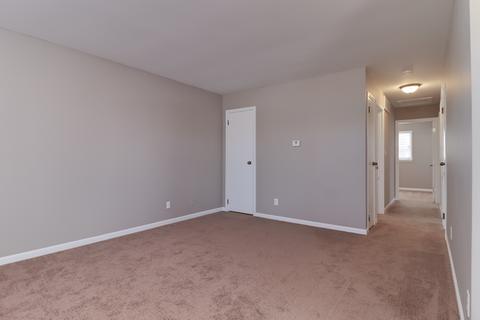 301 W Raab Rd, Normal, IL 61761 photo 5