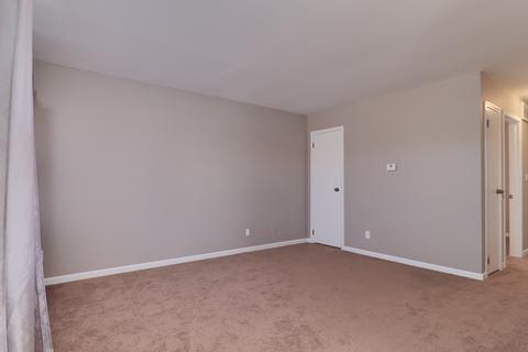 301 W Raab Rd, Normal, IL 61761 photo 7