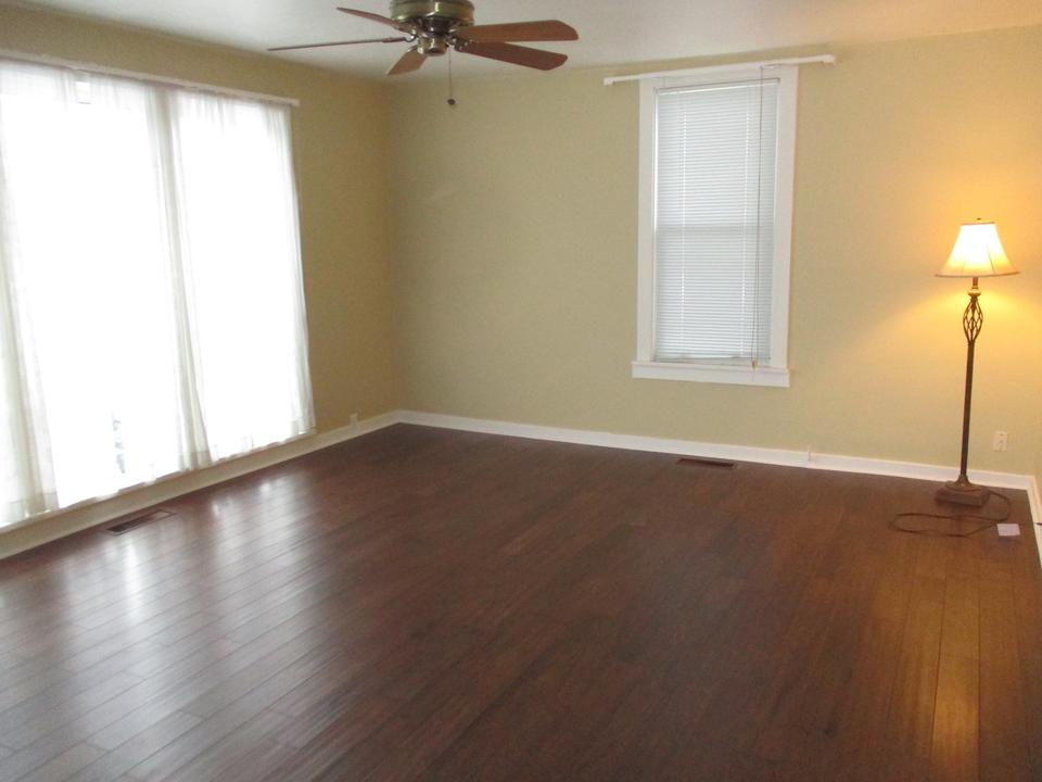  600 N Center St, Tuscola, IL 61953 photo 3