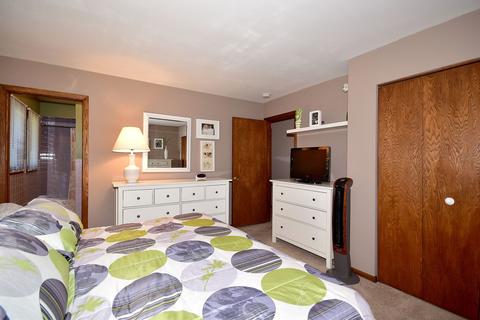 233 S Circle Dr, Addison, IL 60101 photo 10