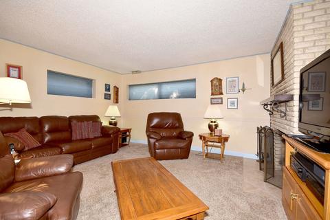 233 S Circle Dr, Addison, IL 60101 photo 16