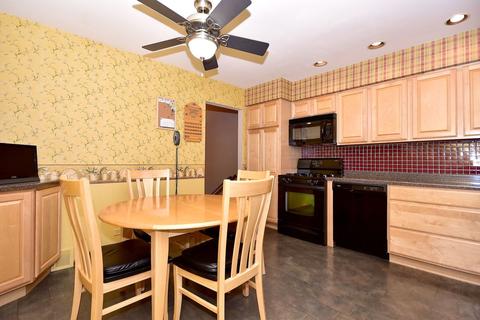 233 S Circle Dr, Addison, IL 60101 photo 7
