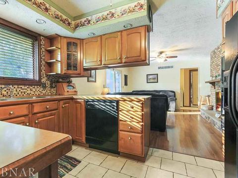 1207 N Oak St, Normal, IL 61761 photo 3